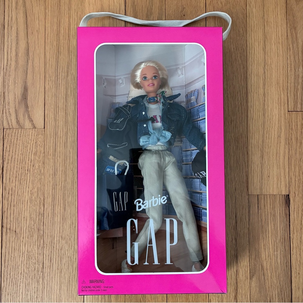 NWT BARBIE Vintage Gap Barbie Special Edition 1996.